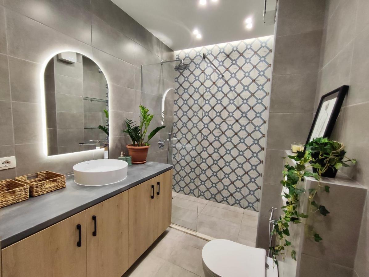 Modern Style 2Br-Apt - 10Min To Skanderbeg Square Leilighet Tiranë Eksteriør bilde